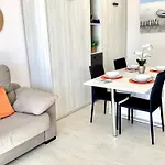 Apartbeach Internacional Y Vistas Playa 아파트 캠브릴스